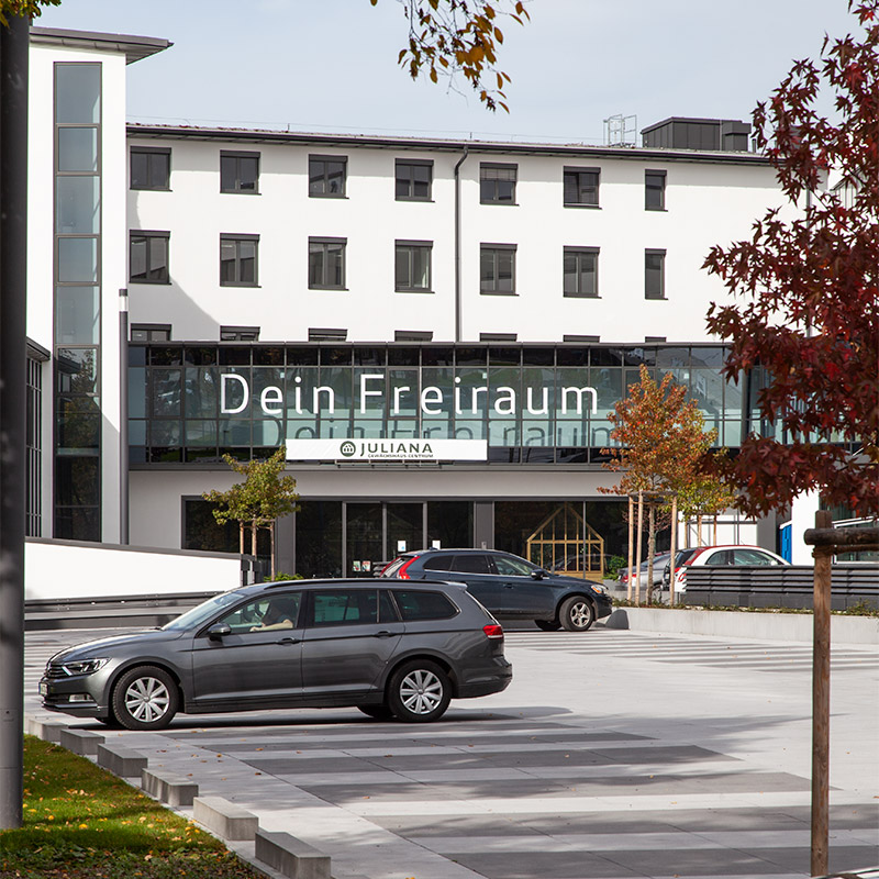Fensterbeklebung und XXL-Außenwerbung für das Centro Tesoro München – Werbetechnik und Gestaltung von ZP Medienwerk