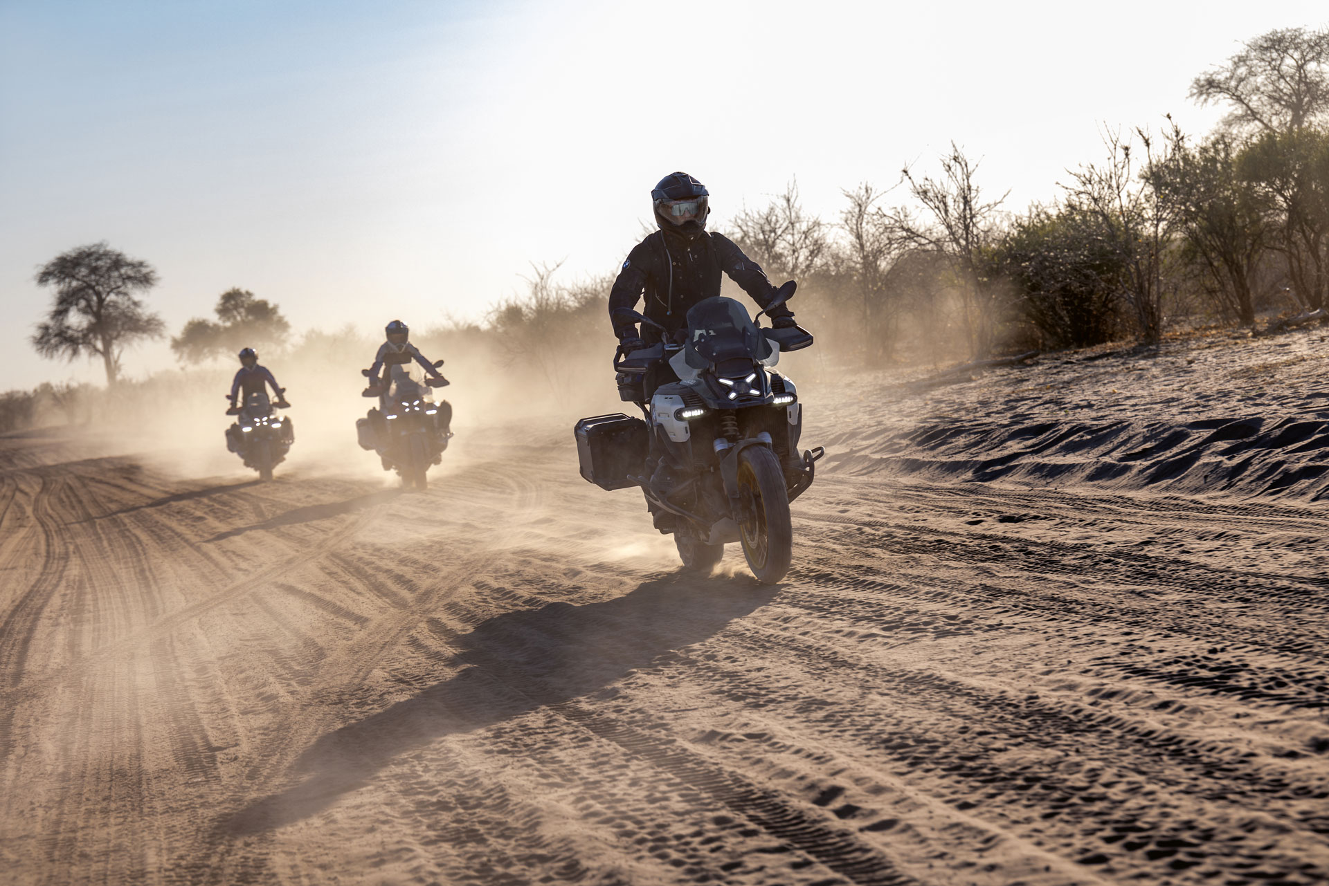BMW Motorrad – Bildbearbeitung ZP Medienwerk BMW Motorrad – professionelle Bildbearbeitung und Retusche für internationale Werbekommunikation, ZP Medienwerk München